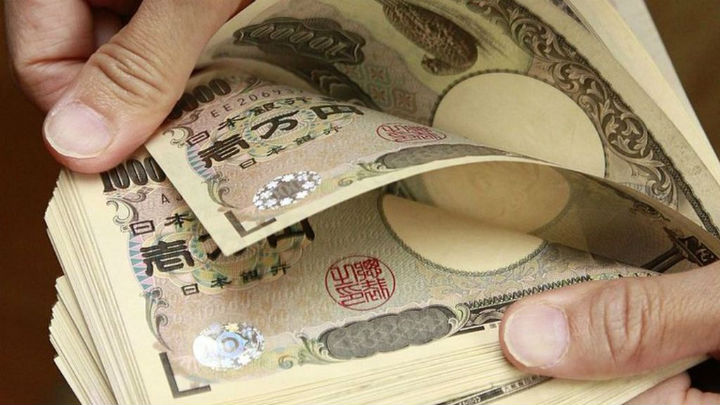 Turkey to Forgo New Samurai Bond Sale for Now as Note Matures/Rating score a problem