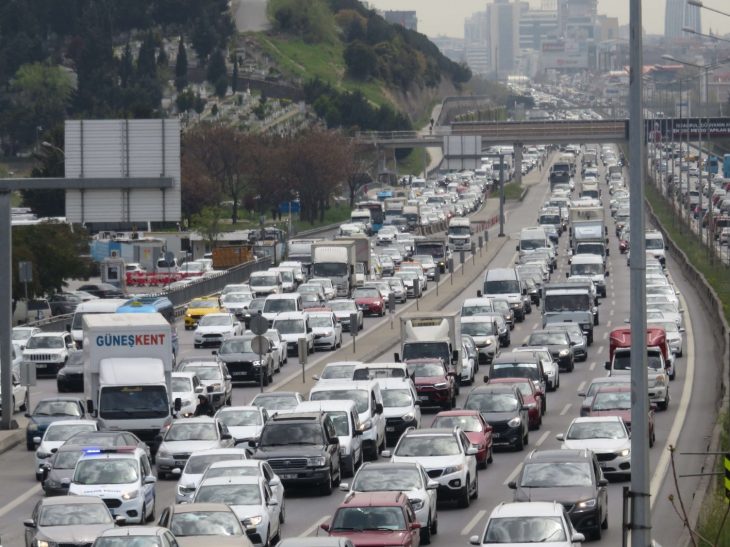 COVID-19 exodus from big cities begins in Turkey despite warnings