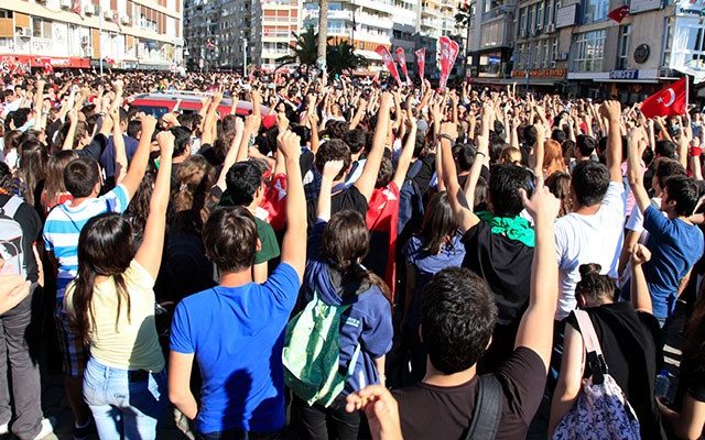 MetroPoll: Main opposition party CHP most popular among first time GenZ voters