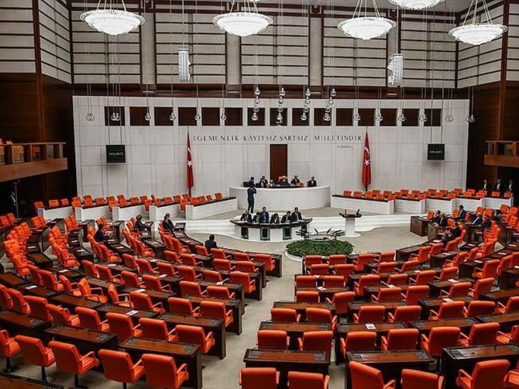 AKP to draft constitutional amendment on headscarf freedom