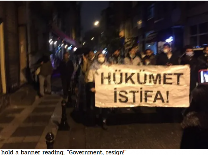 Turkish cities protest massive currency devaluation