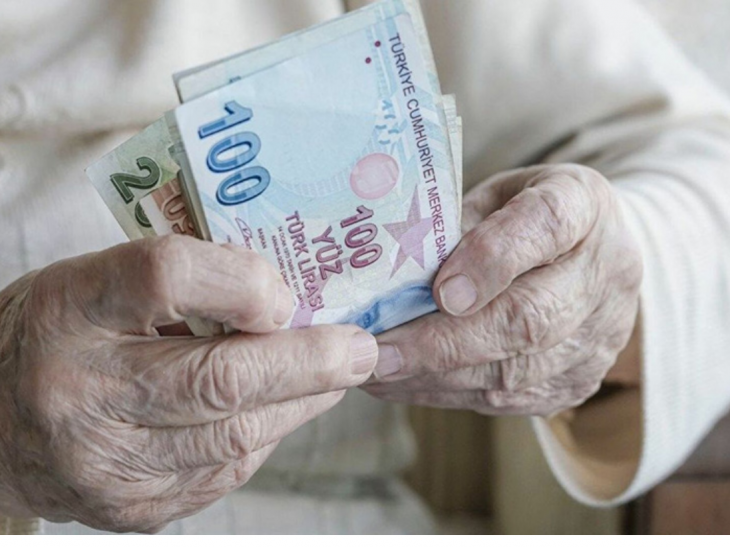 Erdogan promises draconian hikes to pensions