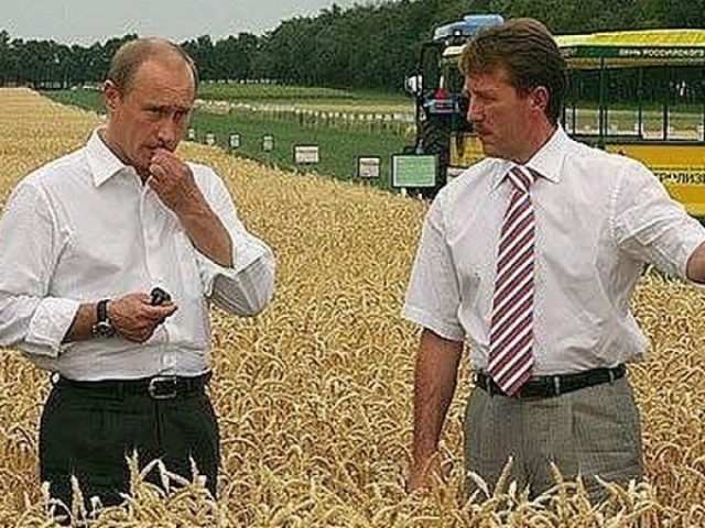 Ukraine’s grain stolen by Russia heads out to Turkey: Kyiv ambassador