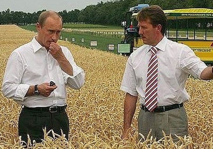 Ukraine’s grain stolen by Russia heads out to Turkey: Kyiv ambassador