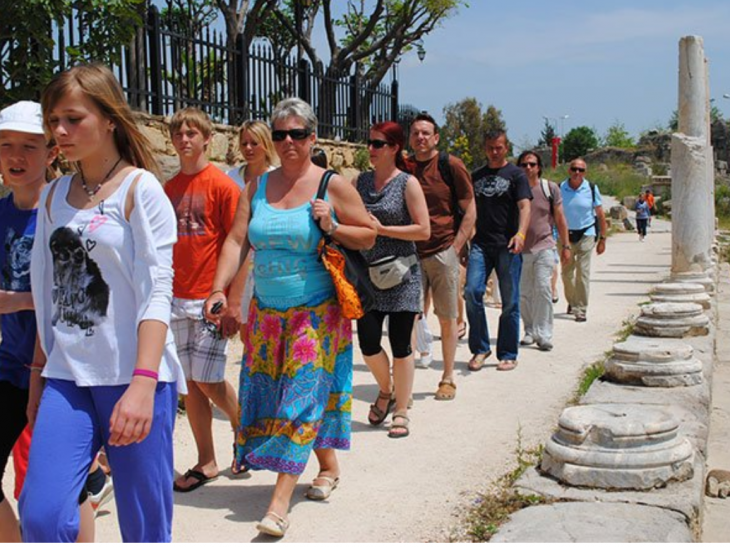 Victoria Craig/BBC:  Can tourism ease the inflation pressure in Turkey?