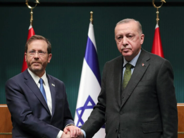 Israel’s president in Ankara to thaw frosty ties as gas interest grows