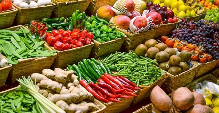 Price of Turkish fruits and vegetables plummets as Russia, Ukraine exports collapse