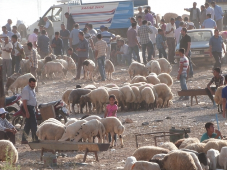 Arab News:  Inflation eats into Turkey’s Eid feast