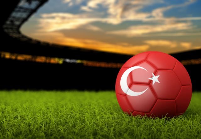 Fireworks thrown at Turkish soccer game, fans hospitalized