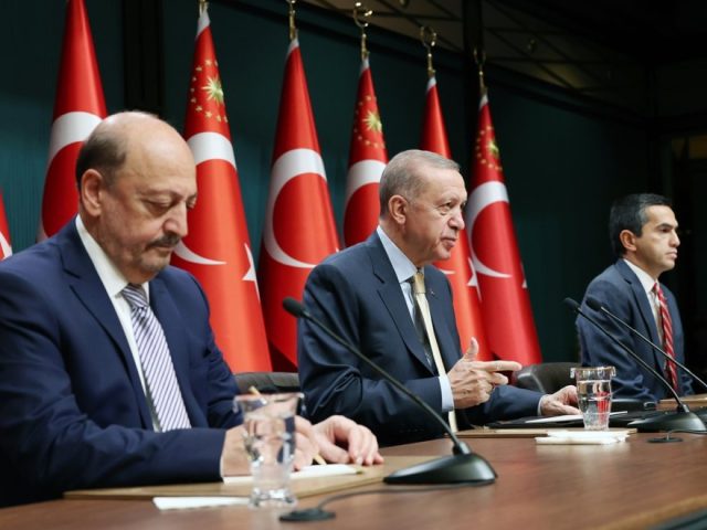 Turkey raises minimum wage by 54 percent