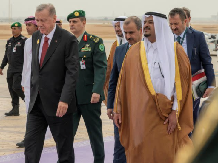 Turkey urges Arab League to strengthen ties