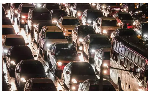 Istanbulites spend 3.5 years in traffic jams, 9-year study finds