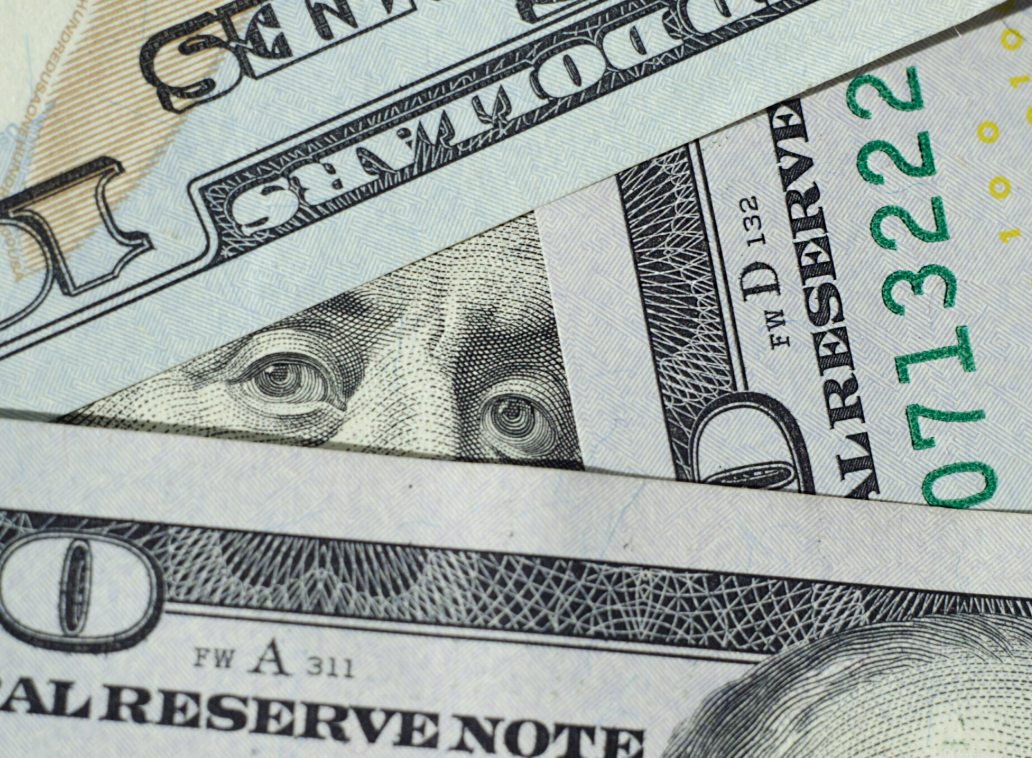 Financial Services Confidence Index Drops in July Amid Weakening Demand