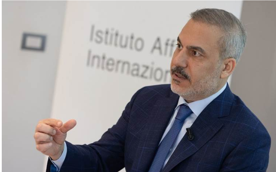 Turkey’s Fidan: Ankara Will Give SDF-Damascus Deal a Chance Despite Reservations