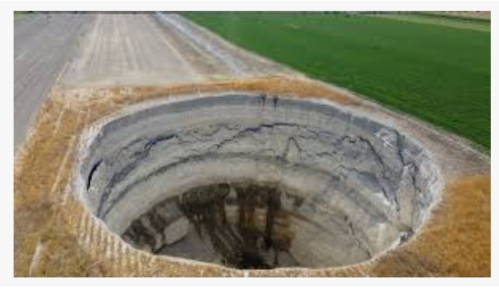 Massive Sinkholes Threaten Türkiye’s Breadbasket as Groundwater Crisis Deepens