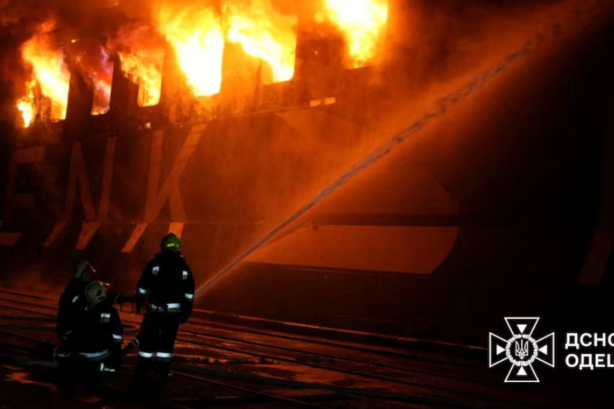 Russia Strikes Ukrainian Ports, Damages Three Turkish-Owned Vessels as Black Sea Risks Escalate