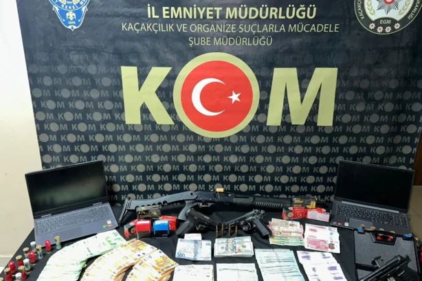 44 Detained in Major Customs Bribery Crackdown