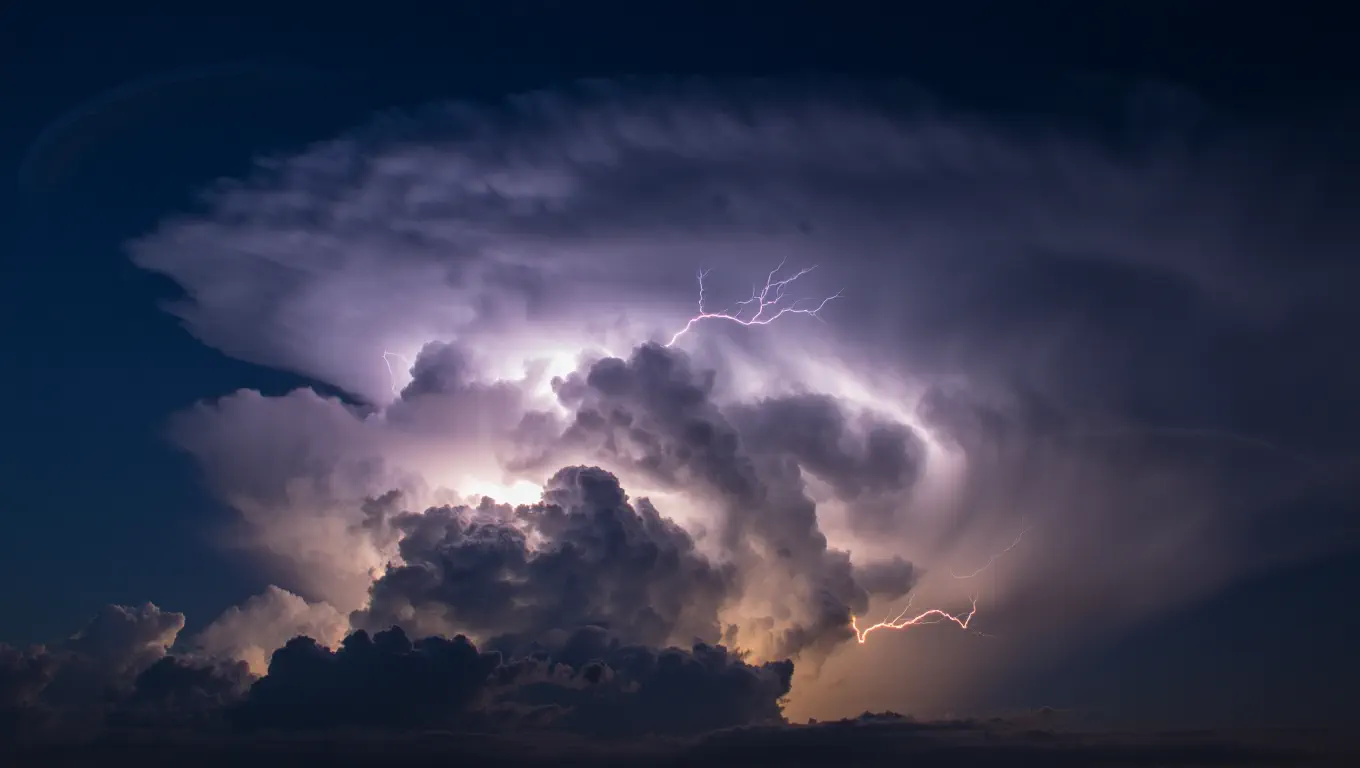 War Casts Shadow Over Economy: March Confidence Indices Plummet