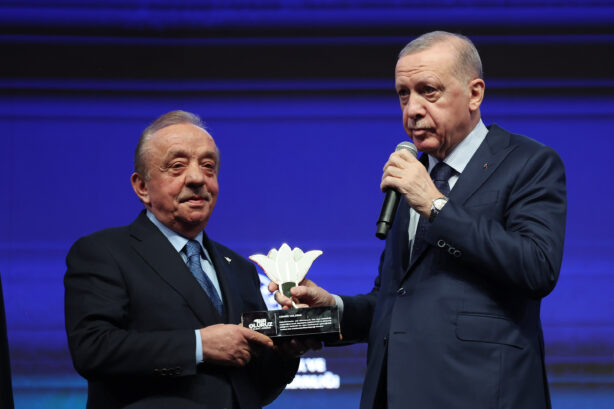 Tax Exemptions: 5 Companies Receive 200 Billion USD in Waivers