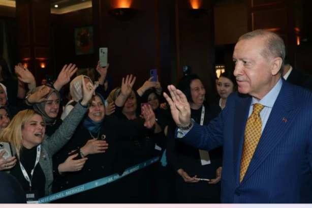 Erdoğan Criticizes CHP Leader Özel, Extolls “Family” as a National Security Issue